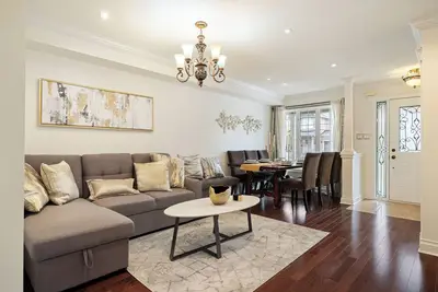Image de Entire Spacious 5br Home  6 Beds, 3. 5ba, Wi-Fi, 6 TVs, Parking & Bbq