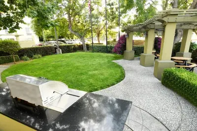 Image de Executive 1br Suite | Sunnyvale Center | Quiet Locale