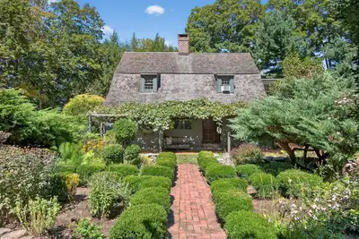 Image de New! Storybook 330 Year Old Enchanting Estate
