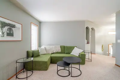 Image de Spacious 5 Bedroom - 2 Self Contained Suites - Work Crews Dream