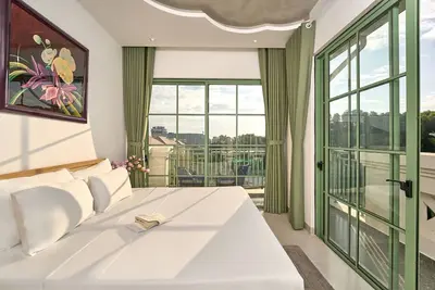 Image de Luxury 4 bedroom Garden View Solar Villa - Tropical Garden Khem Beach