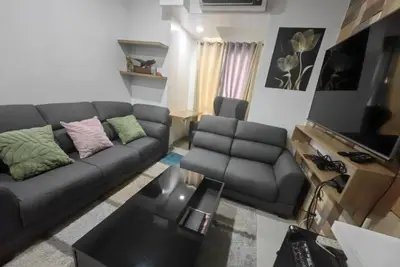 Relaxing Urban Escape with Swimming Pool