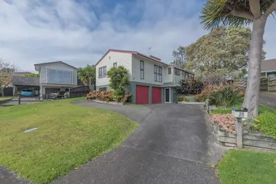 Marendellas Escape - Bucklands Beach Holiday Home