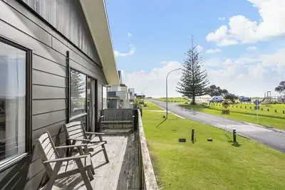 Image de Reserve View Retreat - Waihi Beach Holiday Home