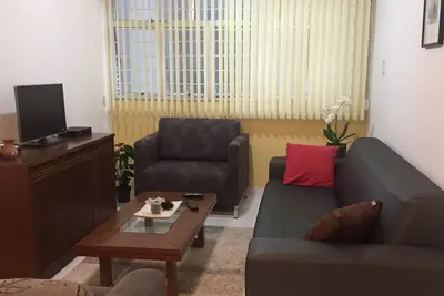 Image de 1 Bedroom Apartment 150 meters from the beach.