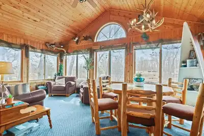 Image de Marina Way Getaway - 3-bedroom Cabin near Garrison