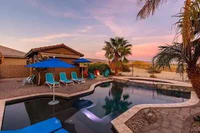 Image de Oasis Escape  - Sleeps 12! Pool-Spa-Ping Pong-Bbq