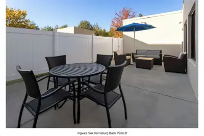 Image de ​Charming Harrisburg hotel: 2 Queen beds in a room- Ac, laundry, fitness center.