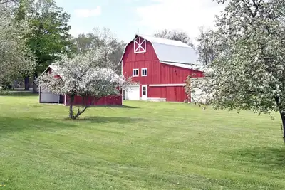 Image de Updated 1870’s Farmhouse off Lake Cayuga and on the Finger Lakes Wine Trail