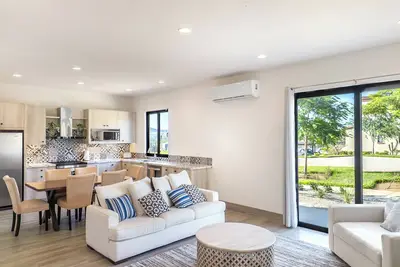 Image de Stunning 2br Condo - 5 min to Beach