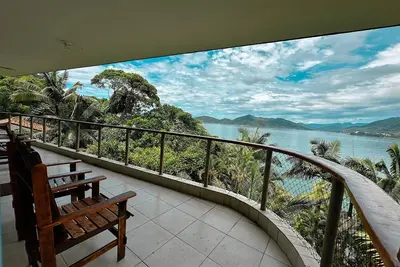 Image de Beachfront House in Enseada Ubatuba for 12 People