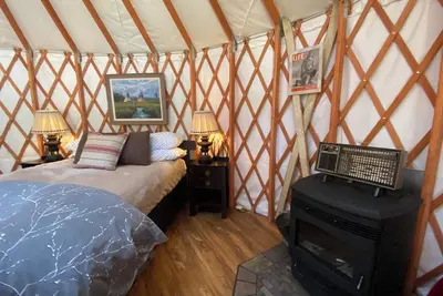 Image de Enchanting 1-bedroom Yurt \"Here We Have Idaho\"  in Ririe, sleeps 4