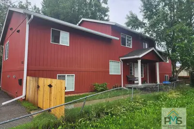 Image de Executive Rental Available Sept 17 - Fully Furnished Four-Plex Unit