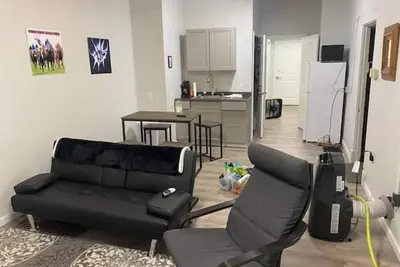 Image de Downtown Apartment on first floor. Private.