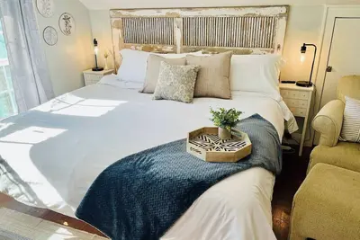 Image de Carriage House studio min to Ecu