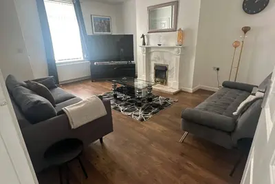 Image de Modern Minimalist Spacious 3br Blyth Home