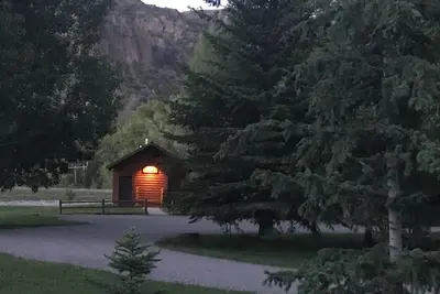 Image de Peaceful 1-bedroom log cabin “Bear” in Ririe