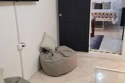 Image de Tranquil & Cozy 1-Bedroom apartment in amazing Port of Spain with Ac