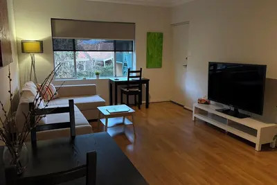 Image de 2 Bdrm Apartment - Spacious, ducted heating & cooling, located 10min to Cbd!