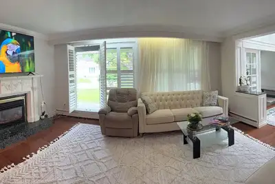 Image de Big family friendly house close to Toronto and Yyz with perfect bbq backyard