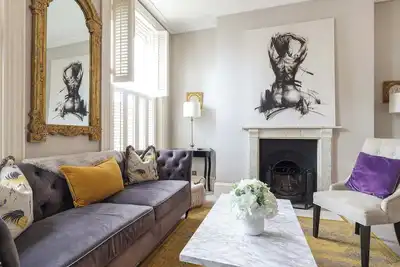 Image de 3 chambres à coucher à Cheltenham