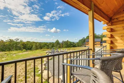 Image de Hot Tub + Game Room: Mtn Cabin in Deep Creek Lake