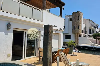 Image de Villa Luna, vacation home in Empuriabrava on the canal for up to 10 people