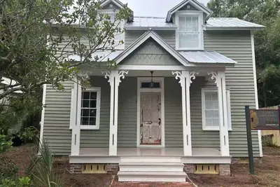 Image de Florida Trust for Historic Preservation 2025 Award for Cottage Renovation