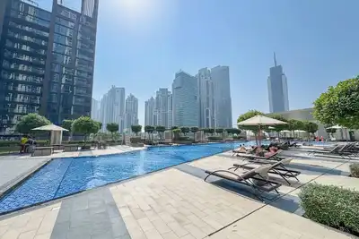 Image de StayShort - Downtown Dubai 1 Bed sleeps 4 with Pool Access!