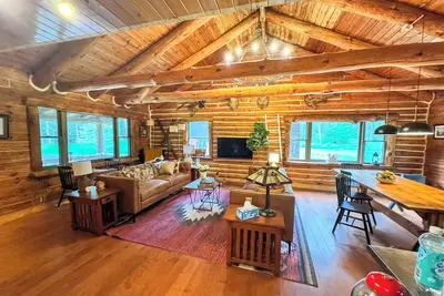 Image de New! The Den on Denniston, with game room, movie theater, fire pit and more. Close To Hits Horse show & Hunter Mountain skiing