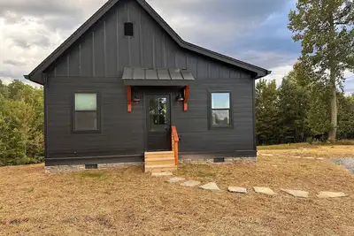 Image de Brand New! The Cottage at Sunset Farm