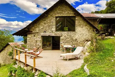 Image de \"into the wild\", Cottage. Parc des Ecrins/Serre Ponçon