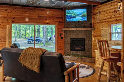 Image de 15 min to Caberfae ski resort and Steelhead fishing