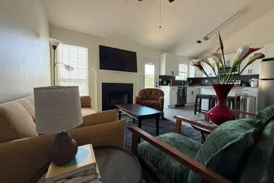 Image de Fully Furnished McDonough Rental Perfect for Professionals and Families