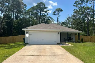 Image de 10 min from Nas & 15 min to beach - Home with fenced in backyard