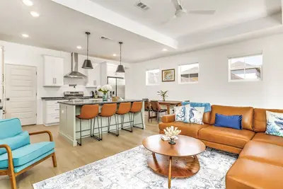 Image de Unwind at Modern Downtown Pensacola Retreat