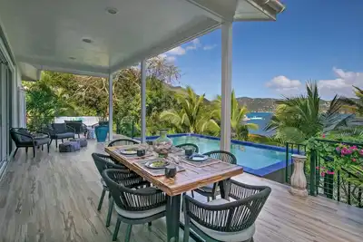 Image de Calypso by the Sea ~ Enchanting waterfront villa with solar in Coral Bay