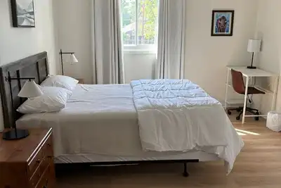 Image de Spacious 5-bedroom Retreat with Pool and Tennis Court In Beautiful Neighborhood