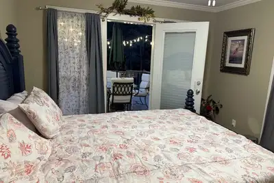 Image de 2-bedroom farmhouse  on the Chattahoochee River. Kayaking, fishing, hot tub.