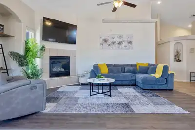 Image de Beautiful Home Sequoia Park w/ Office Pet Friendly