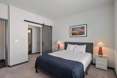 Image de CozySuites Ayr | parking, pool, gym  #07