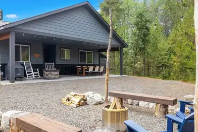 Image de Fire & Fun Cabin with firepit