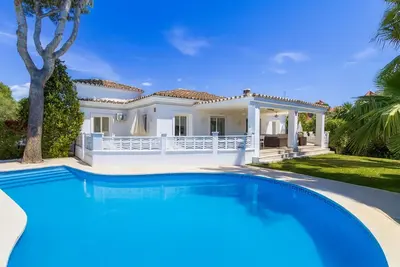 Image de Villa Roco Marbella - 3bdr villa with private pool, covered terrace and sea view