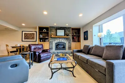 Image de Scenic Views + Free Shuttle + Shared Hot Tub