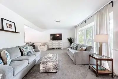 Image de New Beautiful Seminole Pool Home