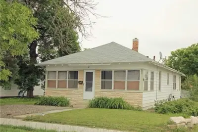 Image de Charming convenient. 3-bedroom house in Laurel with Ac, parking, storage, and more!