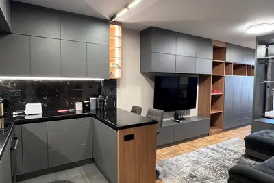 Image de Family and Business apartment. Free street parking.