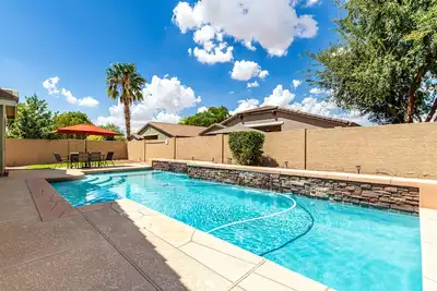 Image de Sunset Stadium Stay! 5 Min Drive to State Farm Stadium, Westgate, Top Golf