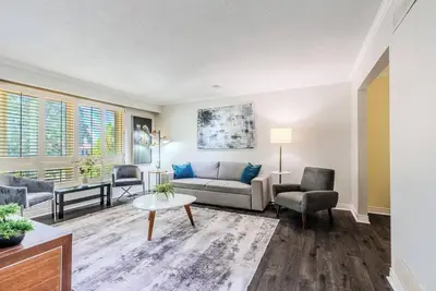 Family-Friendly 2br • Sleeps 6