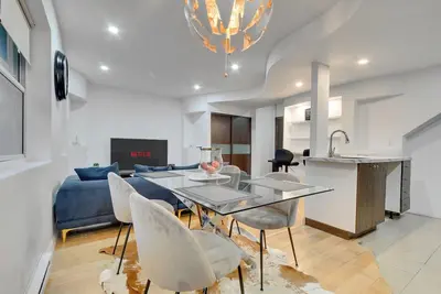 Image de Downtown Montreal 3 Floor apartment